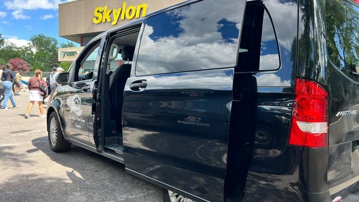 Niagara Falls Small Group Tour for 7 with Hotel Pickup, Skylon, Behind the Falls, Boat (3/12)