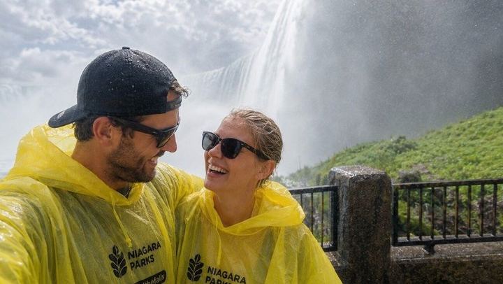 Niagara Falls Small Group Tour for 7 with Hotel Pickup, Skylon, Behind the Falls, Boat (1/12)
