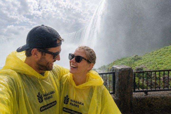 Niagara Falls Small Group Tour for 7 with Hotel Pickup, Skylon, Behind the Falls, Boat (1/12)