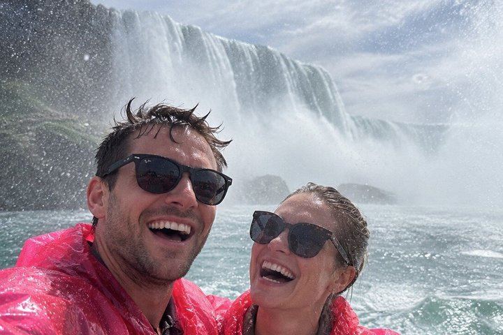 Niagara Falls Small Group Tour for 7 with Hotel Pickup, Skylon, Behind the Falls, Boat (2/12)