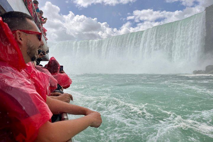 Niagara Falls Small Group Tour for 7 with Hotel Pickup, Skylon, Behind the Falls, Boat (12/12)