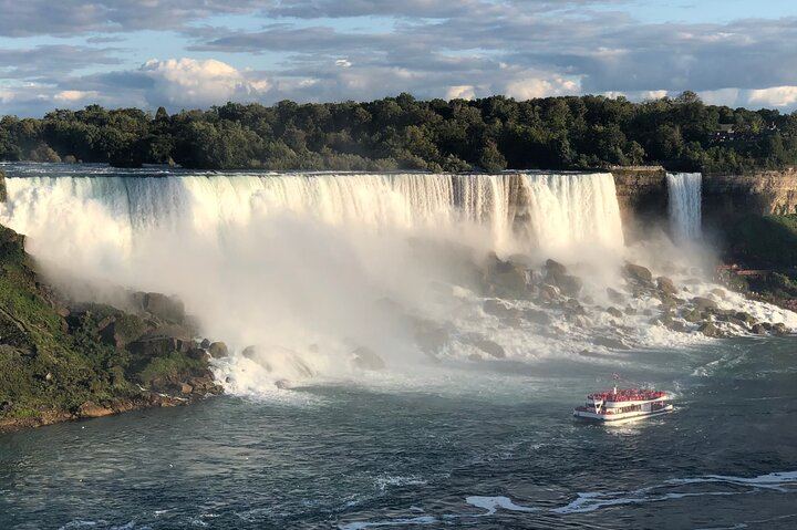 Niagara Falls Small Group Tour for 7 with Hotel Pickup, Skylon, Behind the Falls, Boat (5/12)