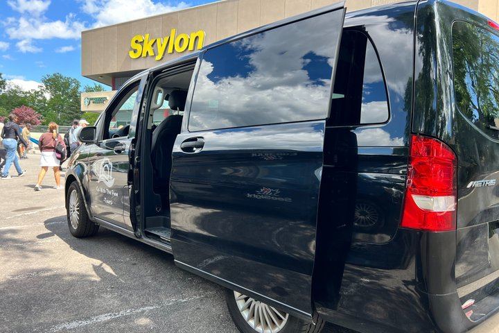 Niagara Falls Small Group Tour for 7 with Hotel Pickup, Skylon, Behind the Falls, Boat (3/12)