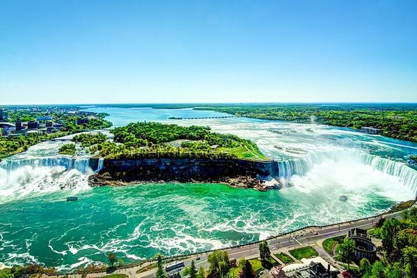 Niagara Falls, Toronto and Thousand Islands 3-Day Tour with 2 Hotel Nights from NYC and NJ