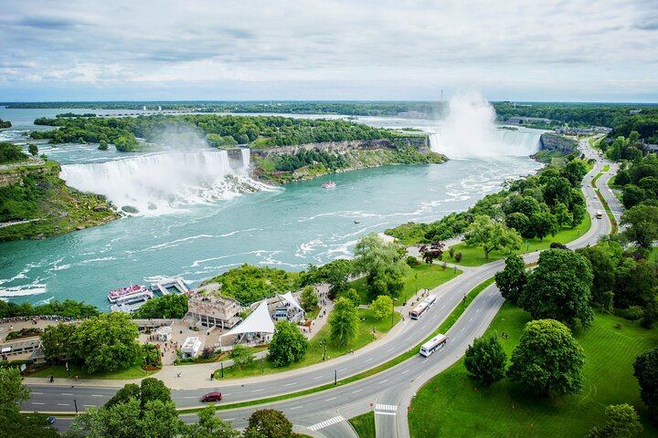 Niagara Falls, Toronto and Thousand Islands 3-Day Tour with 2 Hotel Nights from NYC and NJ (2/12)