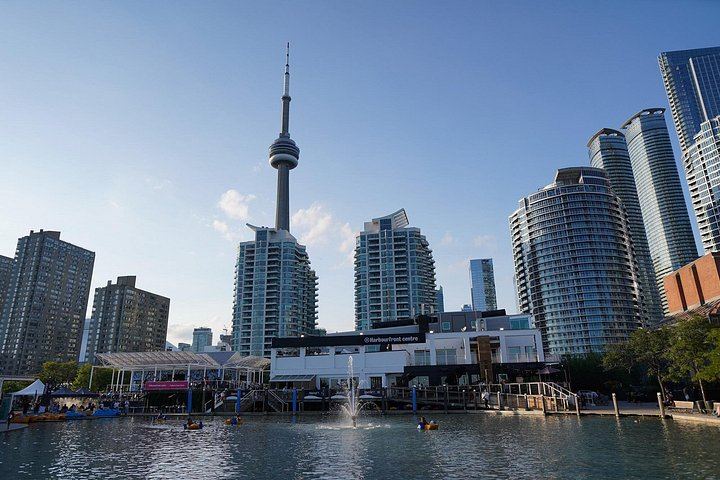 Niagara Falls, Toronto and Thousand Islands 3-Day Tour with 2 Hotel Nights from NYC and NJ (4/12)