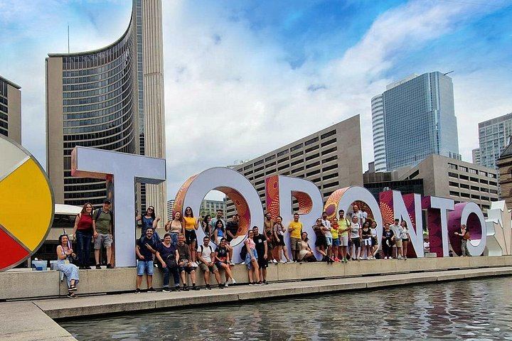 Niagara Falls, Toronto, Thousand Islands, Philadelphia and DC 5-Day Tour from NYC (8/12)