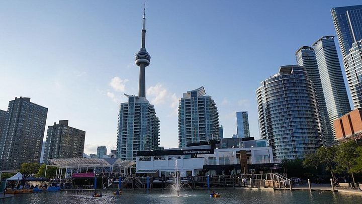 Niagara Falls, Toronto and Thousand Islands 3-Day Tour with 2 Hotel Nights from NYC and NJ (4/12)