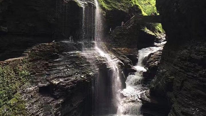 Niagara Falls, Toronto and Thousand Islands 3-Day Tour with 2 Hotel Nights from NYC and NJ (3/12)