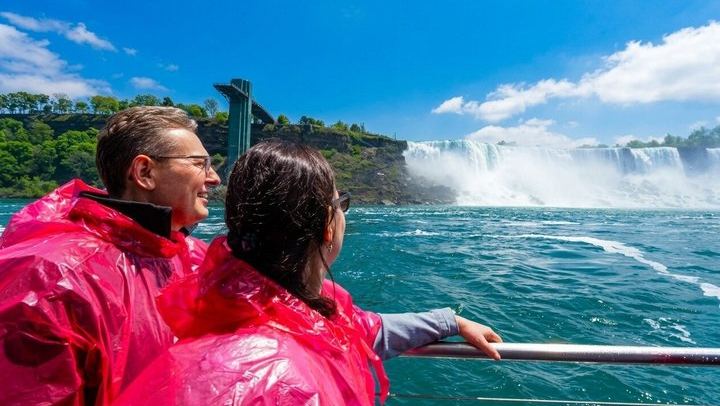 Niagara Falls Local Guide Tour: Incline Railway, Journey Behind the Falls, Boat Cruise (2/12)
