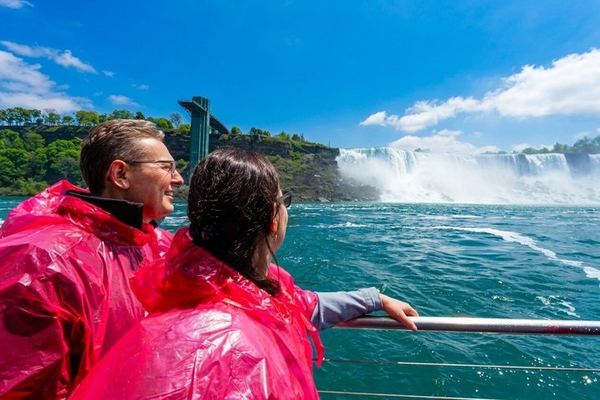 Niagara Falls Guided Walk: Skylon Tower, Incline Railway, Journey Behind the Falls