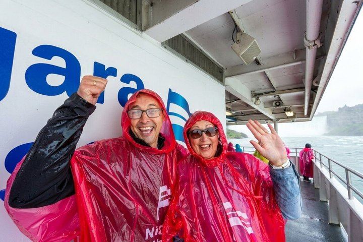 Niagara Falls Guided Walk: Skylon Tower, Incline Railway, Journey Behind the Falls (2/12)