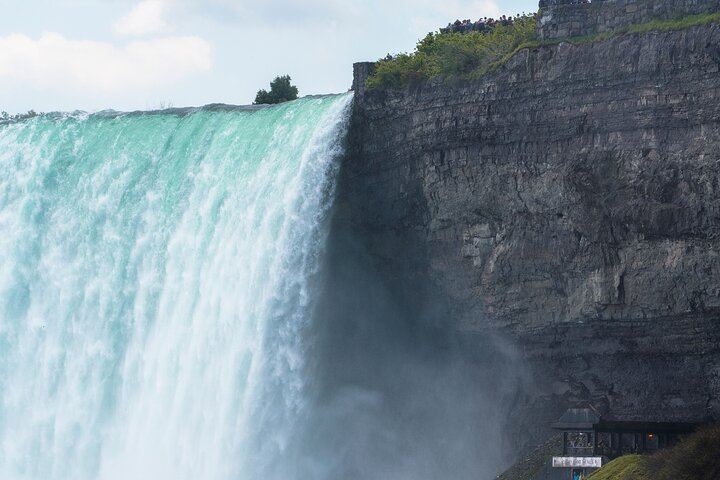 Niagara Falls Day Trip from Toronto with Journey Behind the Falls and Boat Cruise Upgrade (3/12)