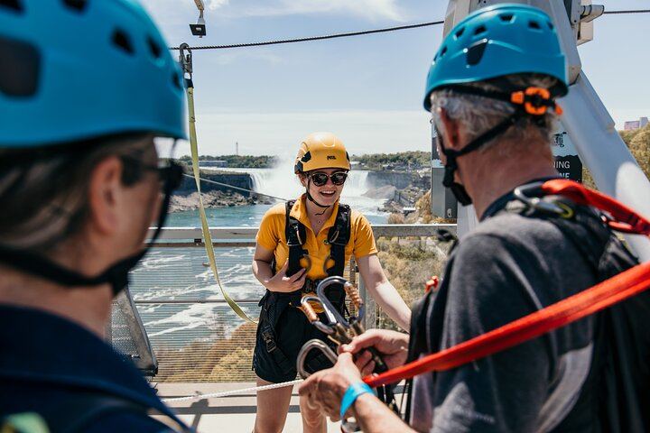Niagara Falls Day Trip from Toronto with Journey Behind the Falls and Boat Cruise Upgrade (10/12)