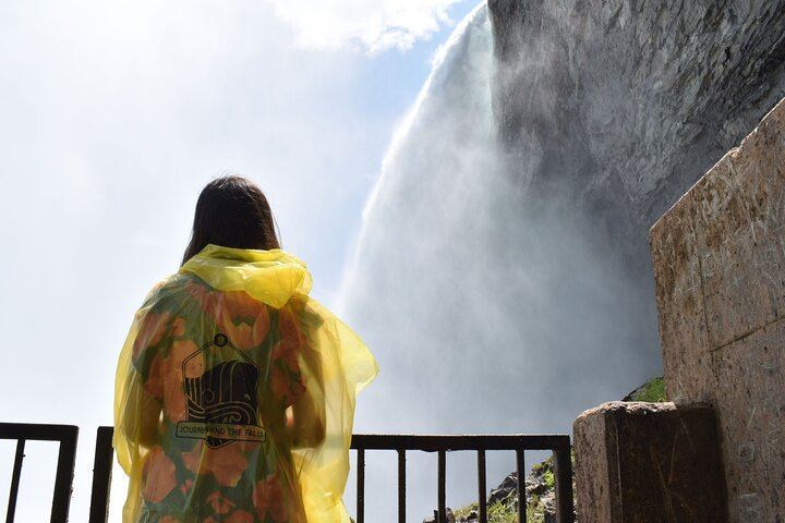 Niagara Falls Day Trip from Toronto with Journey Behind the Falls and Boat Cruise Upgrade (12/12)
