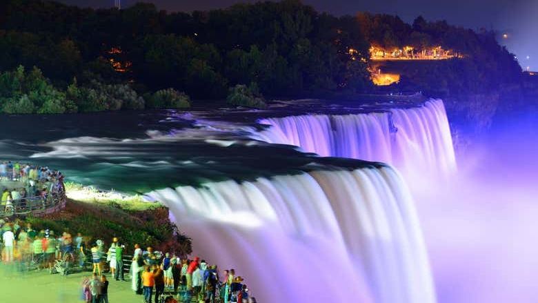 Niagara Falls Day Tour from Toronto with Night Light Show and Boat or Dinner Options (1/12)