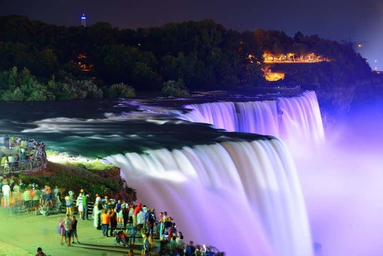Niagara Falls Day Tour from Toronto with Night Light Show and Boat or Dinner Options (1/12)