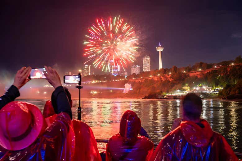 Niagara Falls Day Tour from Toronto with Night Light Show and Boat or Dinner Options (8/12)