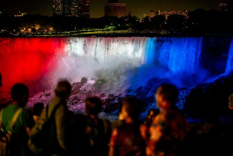 Niagara Falls Day Tour from Toronto with Night Light Show and Boat or Dinner Options (6/12)