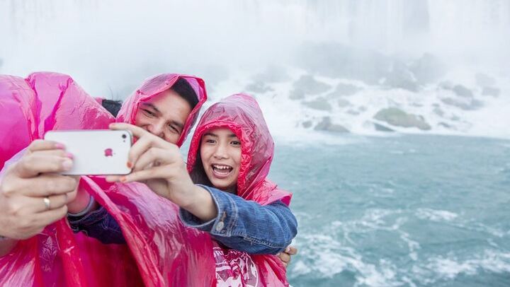 Niagara Falls Walking Tour by WalksDevour: Boat Ride and Journey Behind the Falls (2/12)