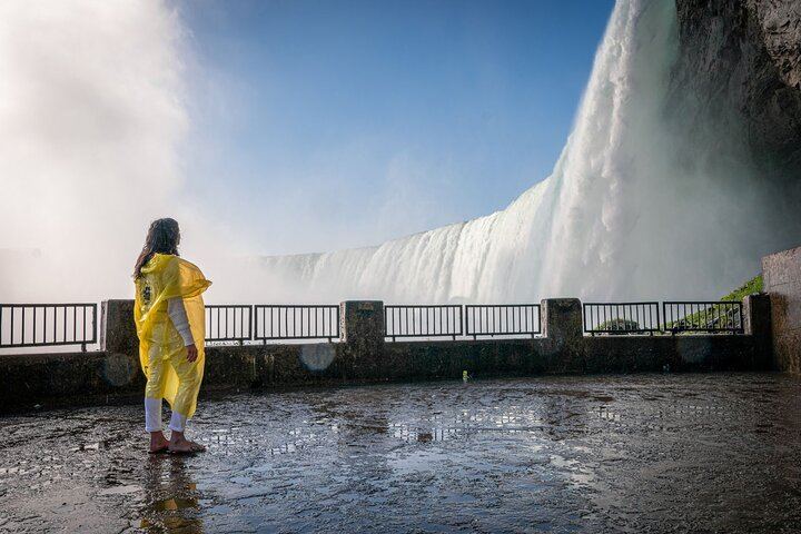 Niagara Falls Walking Tour by WalksDevour: Boat Ride and Journey Behind the Falls (1/12)