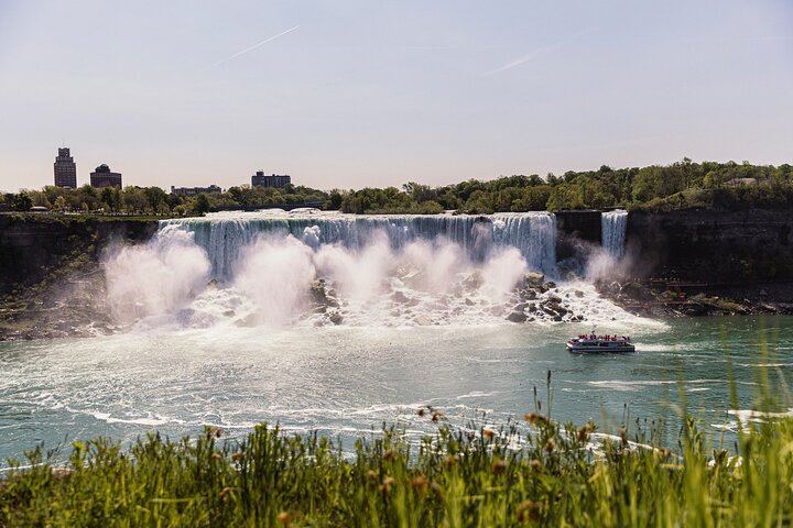 Niagara Falls Walking Tour by WalksDevour: Boat Ride and Journey Behind the Falls (9/12)