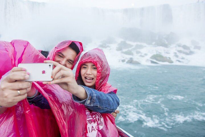 Niagara Falls Walking Tour by WalksDevour: Boat Ride and Journey Behind the Falls (2/12)