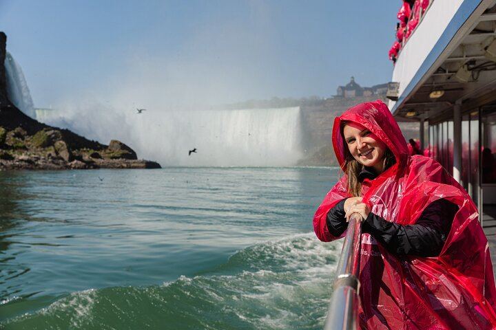Niagara Falls Walking Tour by WalksDevour: Boat Ride and Journey Behind the Falls (11/12)
