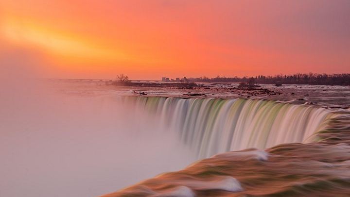 Niagara Falls NY Seven-Hour Small Group Tour with Cave of the Winds, Cruise and Dinner (4/9)
