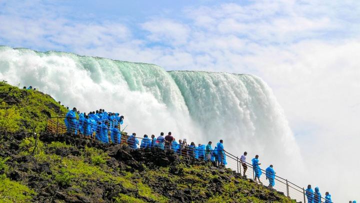 Niagara Falls Small-Group Day Trip from NYC: Viewpoints, Optional Maid of the Mist (3/11)
