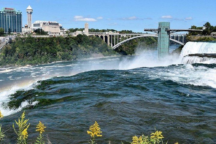Niagara Falls Small-Group Day Trip from NYC: Viewpoints, Optional Maid of the Mist (8/11)