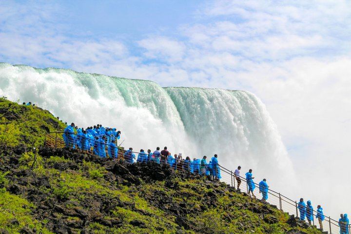 Niagara Falls Small-Group Day Trip from NYC: Viewpoints, Optional Maid of the Mist (3/11)