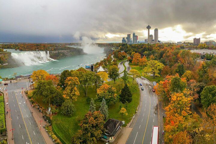 Niagara Falls Small-Group Day Tour from Toronto with Boat Cruise and Fudge Tasting (6/8)