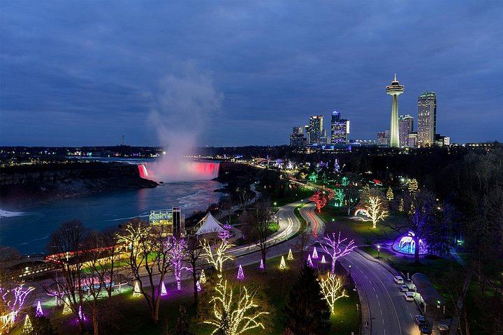Niagara Falls Festival of Lights Evening Tour from Toronto with Maple Tasting (3/12)