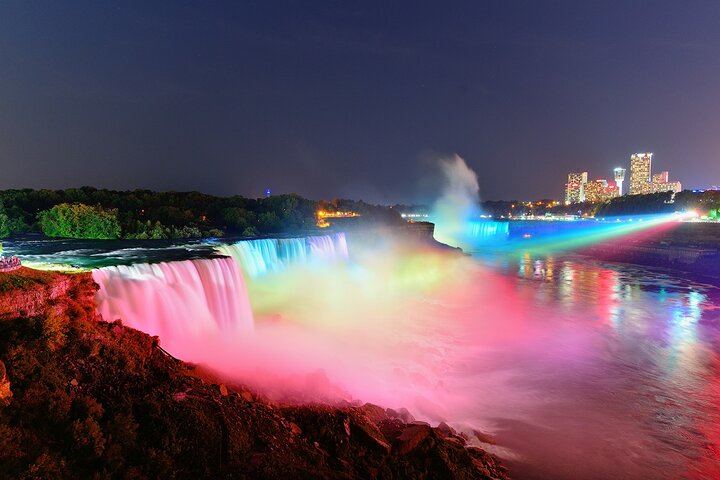 Niagara Falls, Toronto and 1000 Islands 3-Day Coach Tour from NYC with River Cruise (7/12)