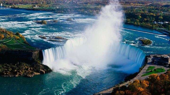Niagara Falls Small-Group Day Tour from Toronto with Boat Cruise and Fudge Tasting (3/8)