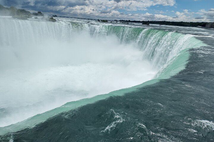 Private Custom Niagara Falls Tour from Toronto Area by Toyota Van with Driver-Guide (5/12)