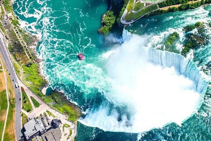 Niagara Falls Day and Evening Tour from Toronto with Boat Cruise and Optional Dinner (9/12)