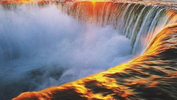 Niagara Falls Canadian Side Tour with Ontario and New York Hotel Pickup, Boat, Skylon (4/12)