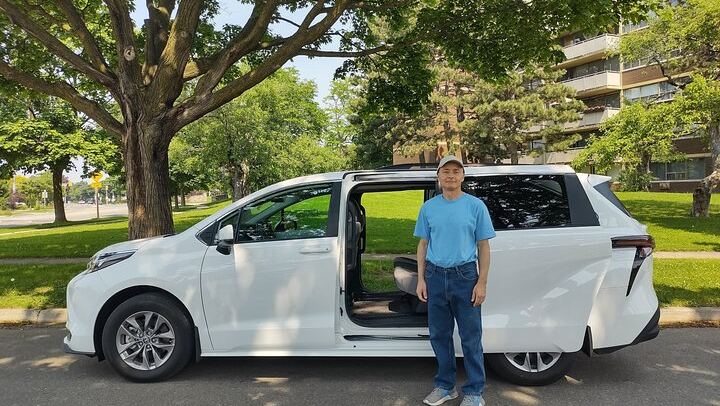 Private Custom Niagara Falls Tour from Toronto Area by Toyota Van with Driver-Guide (2/12)