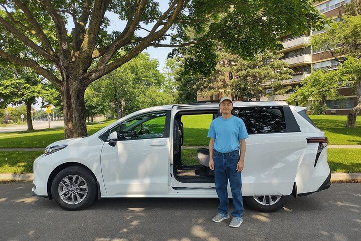 Private Custom Niagara Falls Tour from Toronto Area by Toyota Van with Driver-Guide (2/12)