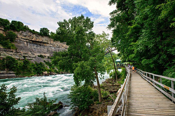 Niagara Falls Canada Tour by Magnificent Tours: Cruise, Behind the Falls, Whirlpool (7/12)