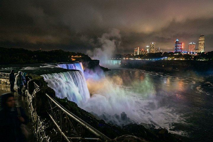 Niagara Falls State Park Sunset Walking Tour by the Owner with Illumination and Fireworks (1/6)