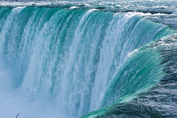Niagara Falls Small-Group Day Tour from Toronto with Boat Cruise and Fudge Tasting (8/8)