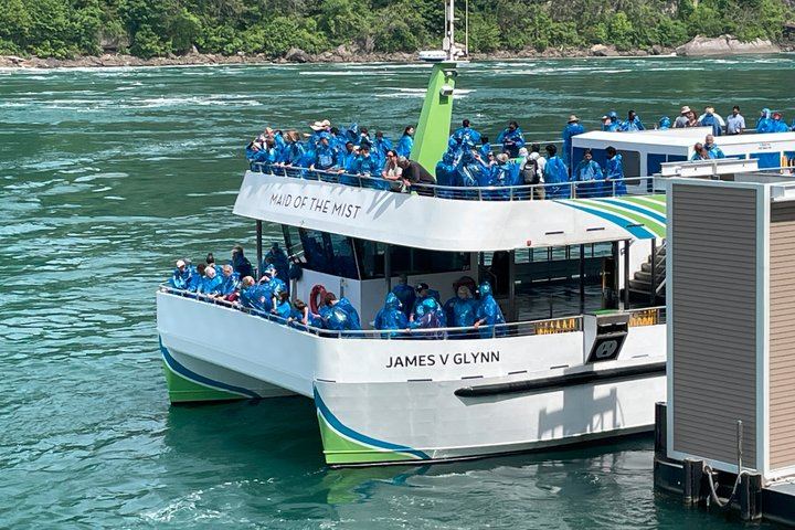 Niagara USA Two-Hour Guided Walk from Hard Rock Cafe with Electric Maid of the Mist (3/12)