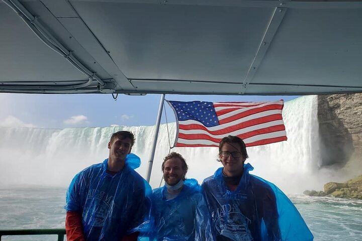 Niagara USA Two-Hour Guided Walk from Hard Rock Cafe with Electric Maid of the Mist (6/12)