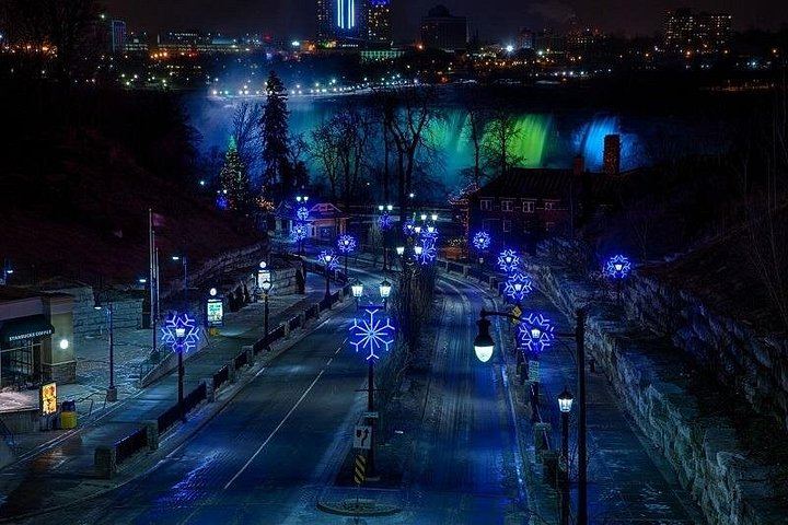 Toronto Winter Festival of Lights Bus Tour to Niagara Falls with Floral Clock and Chapel (8/12)