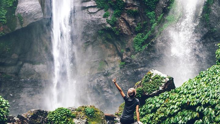 Sekumpul Waterfalls Trek with Ulun Danu and Taman Ayun Temples, Small Group (3/9)