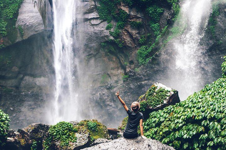 Sekumpul Waterfalls Trek with Ulun Danu and Taman Ayun Temples, Small Group (3/9)