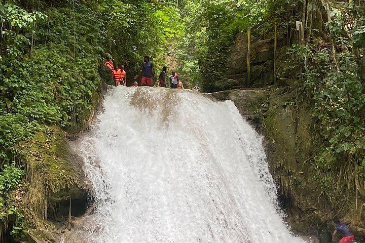Blue Hole Admission Ticket with Life Vest and Guide, St. Ann near Ocho Rios (2/5)
